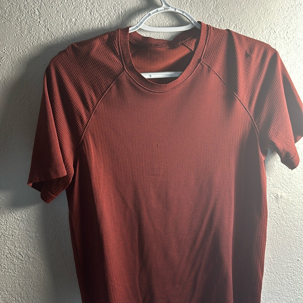 Lululemon Mens Active shirt